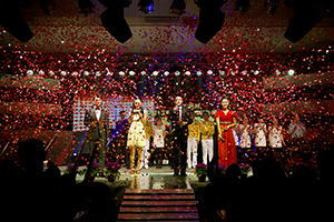 2121非凡科技2013年度卓越优良员工颁奖典礼进行